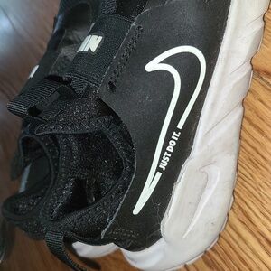 Nike Boys Slip-on Sneakers